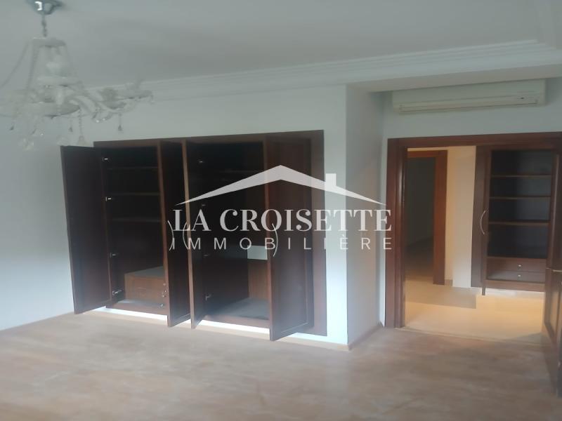 Appartement S+4 à Ain Zaghouan Nord